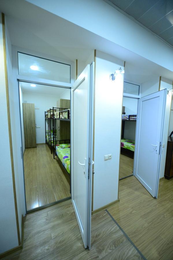 Hostel 17 Only For Men Tbilisi ภายนอก รูปภาพ