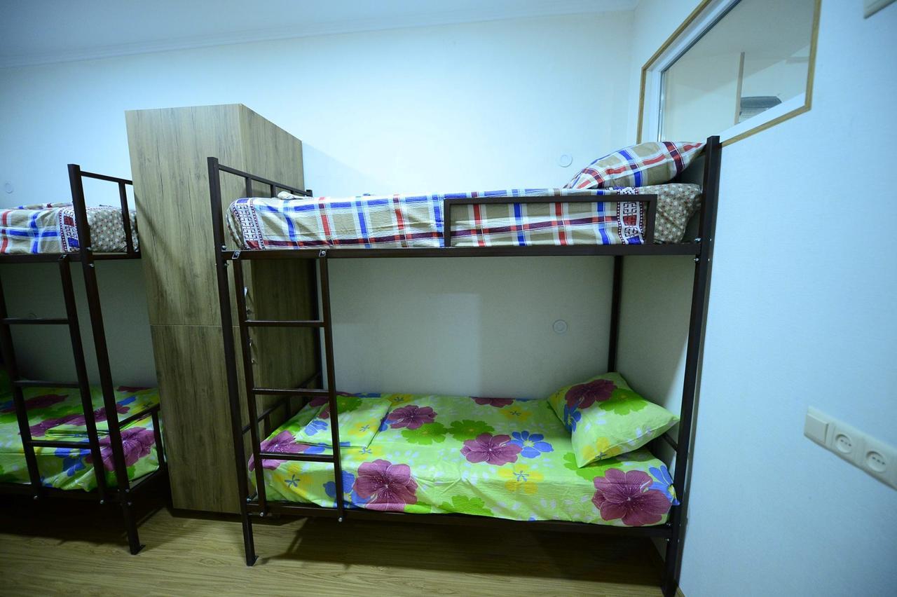 Hostel 17 Only For Men Tbilisi ภายนอก รูปภาพ