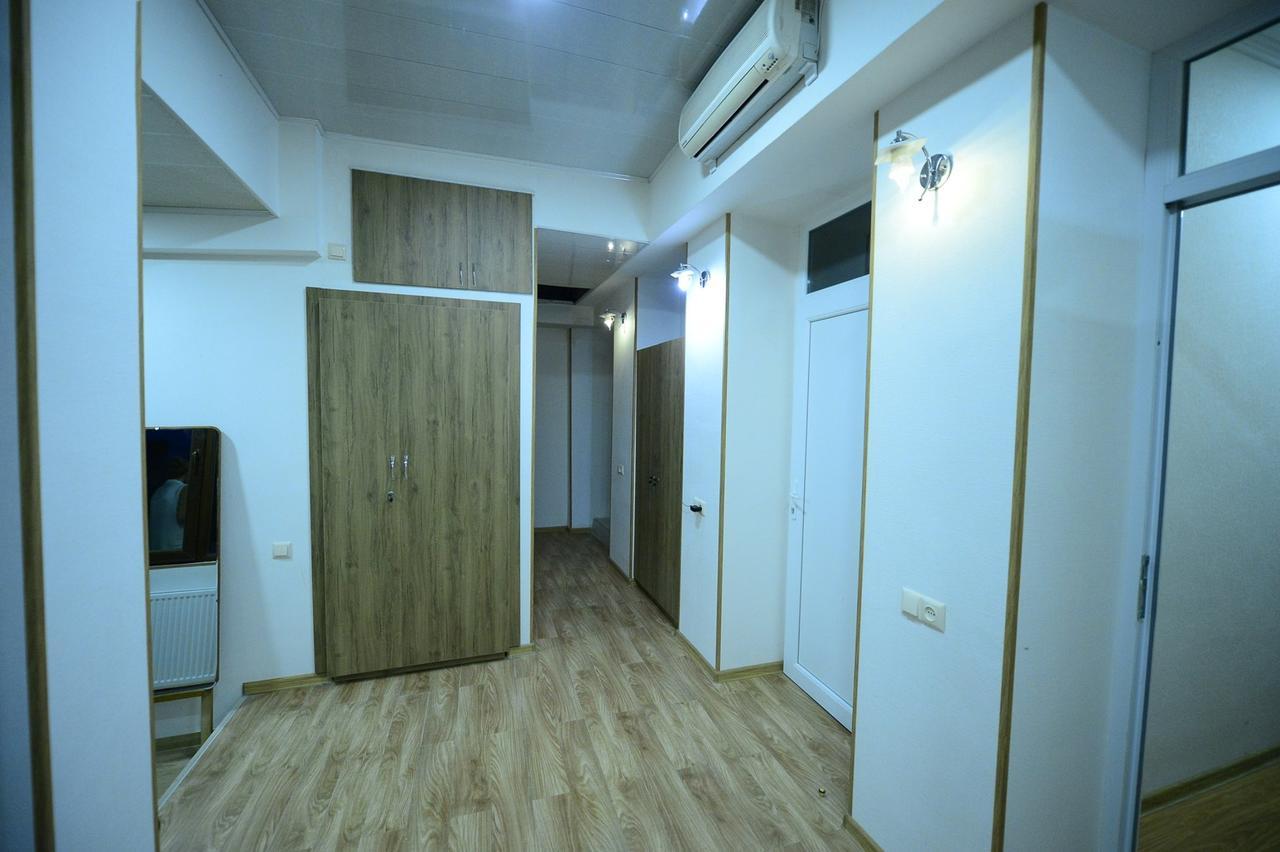 Hostel 17 Only For Men Tbilisi ภายนอก รูปภาพ