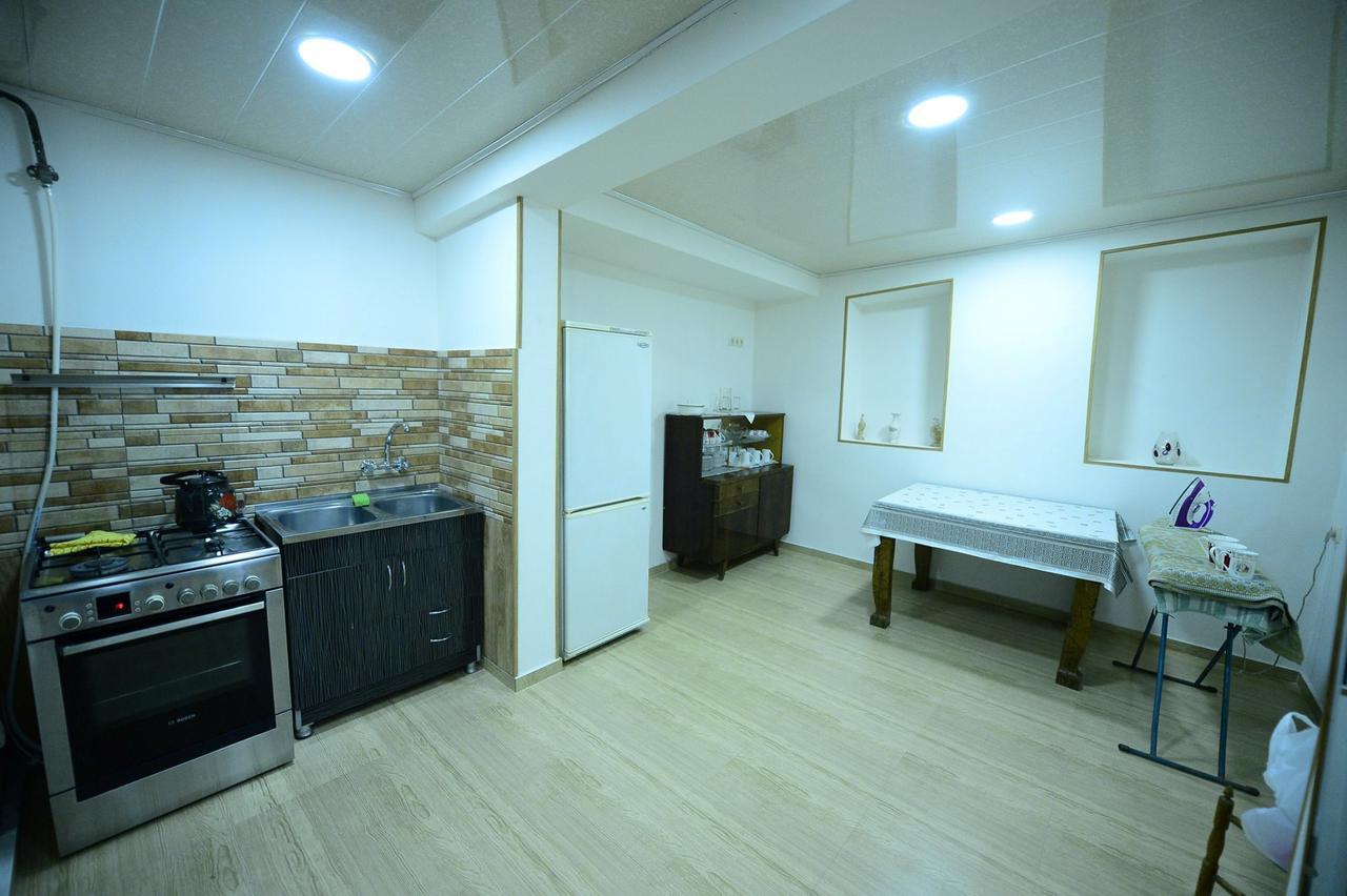 Hostel 17 Only For Men Tbilisi ภายนอก รูปภาพ